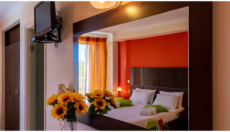 Pantheon Hotel - NR, Закинф